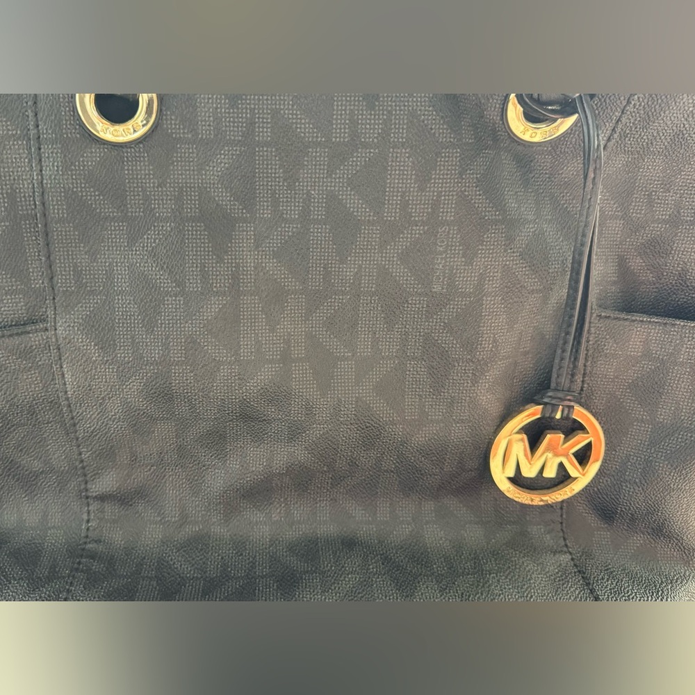Michael Kors all leather purse